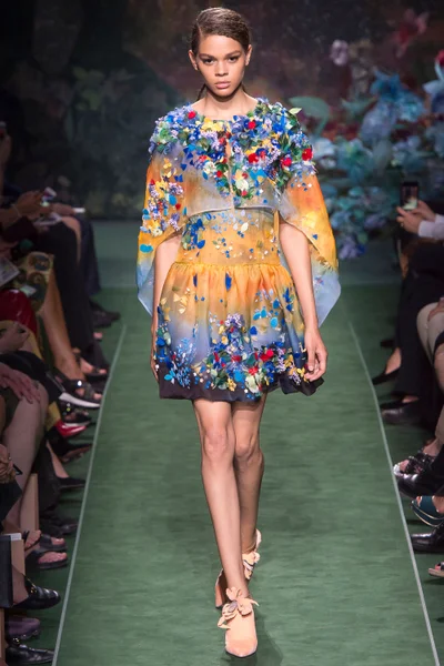 Look 8